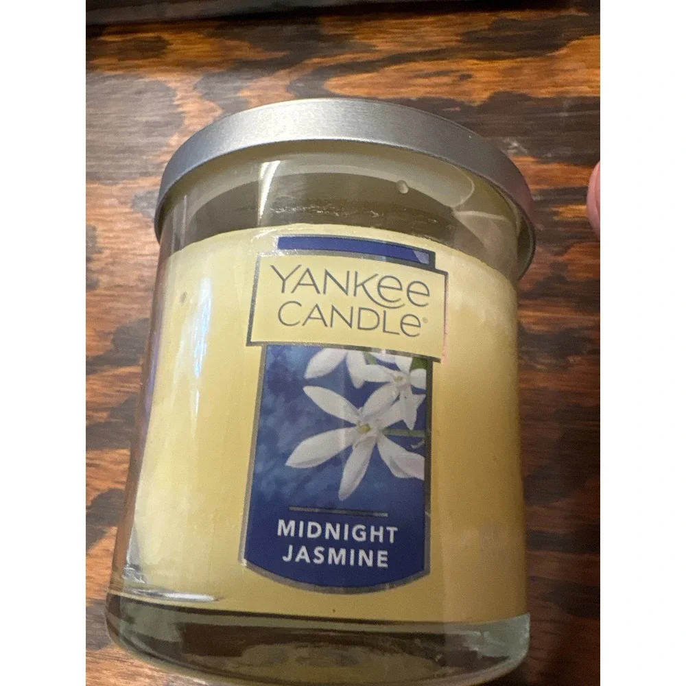 Yankee Candle Midnight Jasmine Scented Candle‎ 7 oz Jar New Home Fragrance